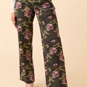 Pink Lily Cassidy Collection “Gabbie” Camo Floral Pants